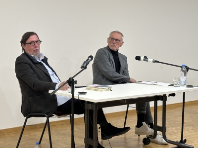 Der Exekutiv-Vizepräsident des Internationalen Auschwitz Komitees, Christoph Heubner (r.), sprach mit dem Vorsitzenden der Lagergemeinschaft Auschwitz – Freundeskreis Auschwitz e.V., Gerhard Merz (l.), über die Zukunft der Erinnerung / Foto: Jennifer Ehrhardt