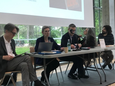 Elisabeth Turvold (Mitte links) beim Vortrag an der Sommeruniversität der Université Paris-Est Créteil Val de Marne