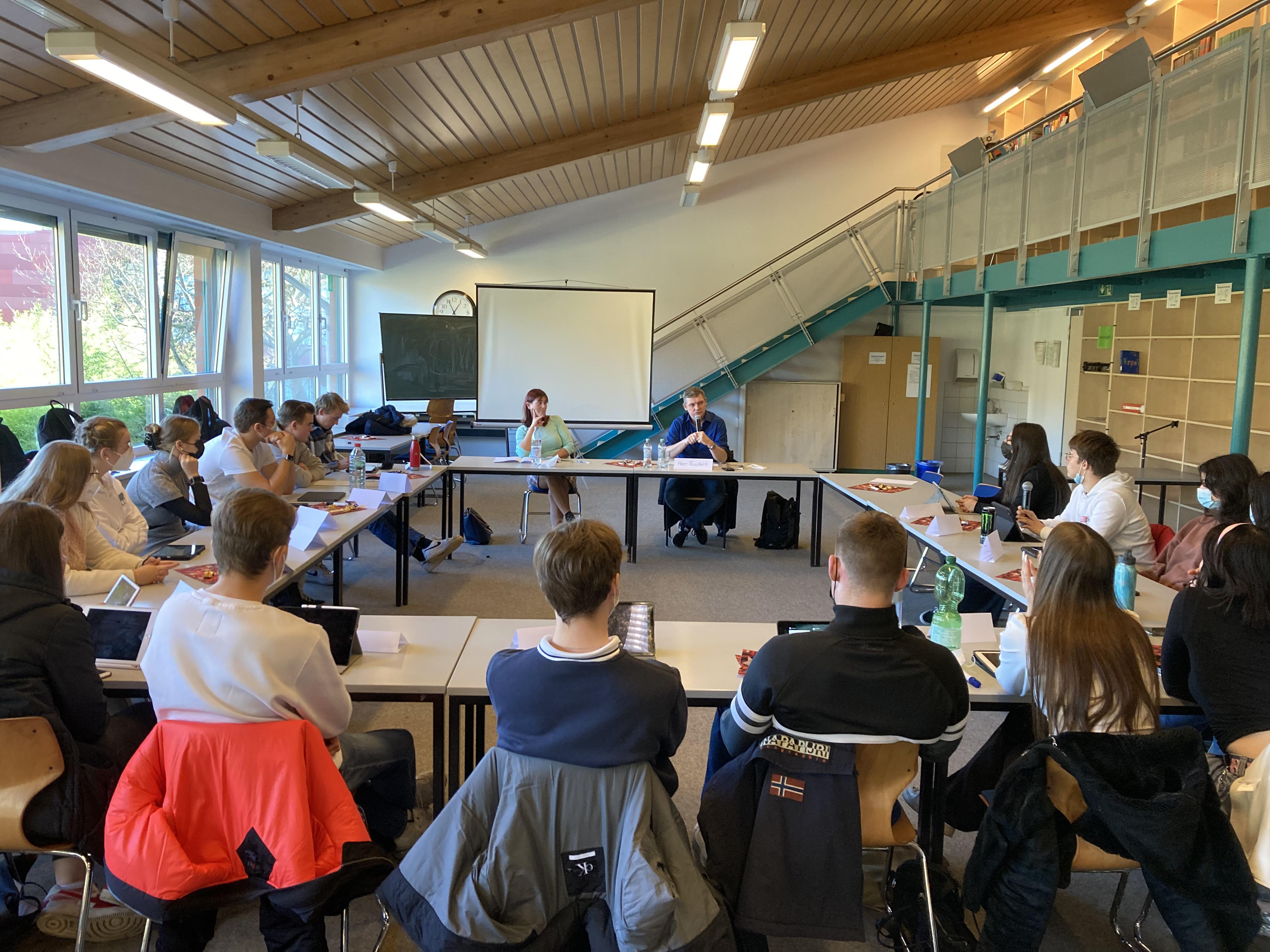 Prof. Dr. Sascha Feuchert zu Gast am Gymnasium EssenÜberruhr